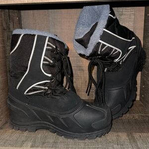 ITASCA lace Snow Boots- size‎ 5